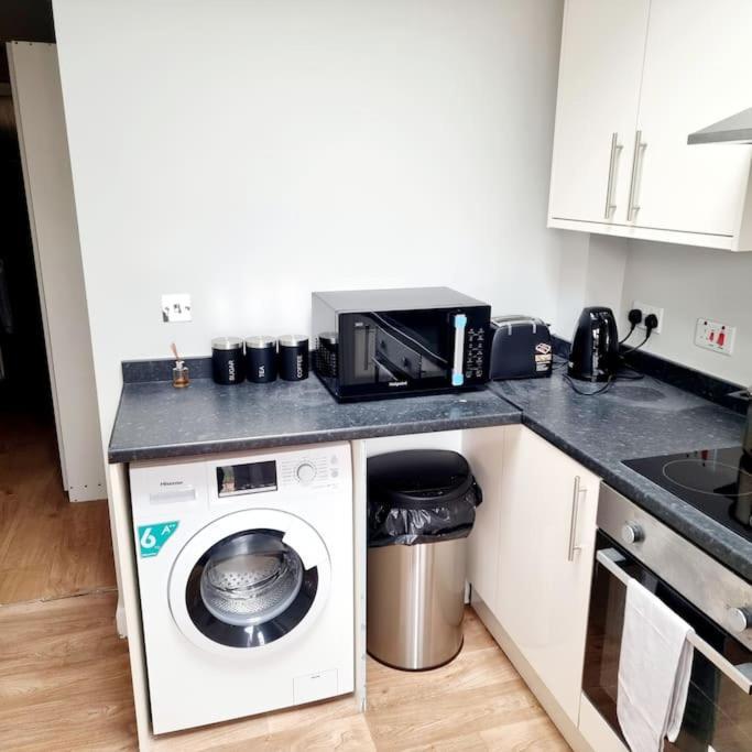 Stylish Apartment, Self Check-In, Ideal 4 Contractors, 25Mins To Gatwick Airport Thornton Heath Eksteriør billede